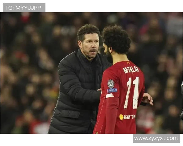 足球明星化身老大爷展现幽默一面引发球迷热议 足球明星化身老大爷展现幽默一面引发球迷热议