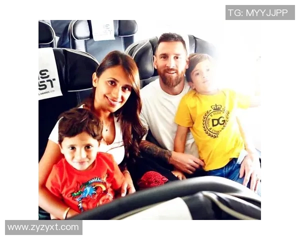 足球明星太太们的魅力瞬间大揭秘时尚与优雅并存的生活照欣赏 足球明星太太们的魅力瞬间大揭秘时尚与优雅并存的生活照欣赏